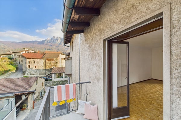 Casa ticinese, anche residenza secondaria, ideale come punto strategico per varie attività ! 2