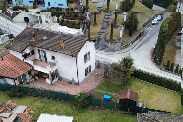 Elegantes 1 Zimmerhaus mit Garten und Garage in ruhiger Lage 1