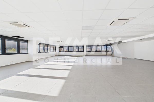 Elegantes Gewerbeobjekt mit Büroflächen 1