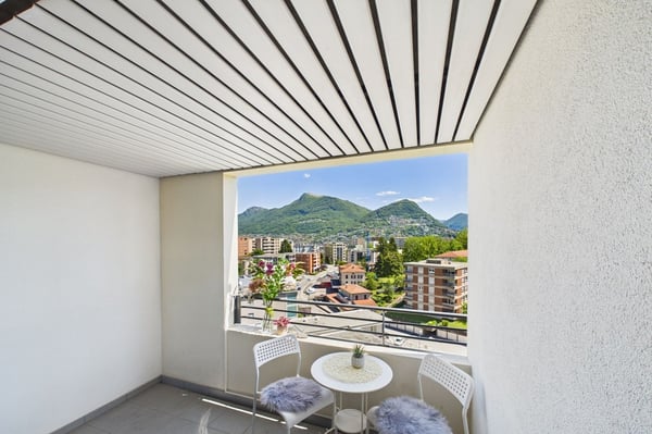 Appartamento in posizione centrale, vicino alla stazione, con vista aperta sulla città Lugano ! 1