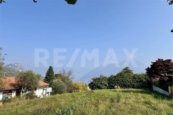 Terreno edificabile con vista e possibilità di seconda residenza Carona, Lugano 2