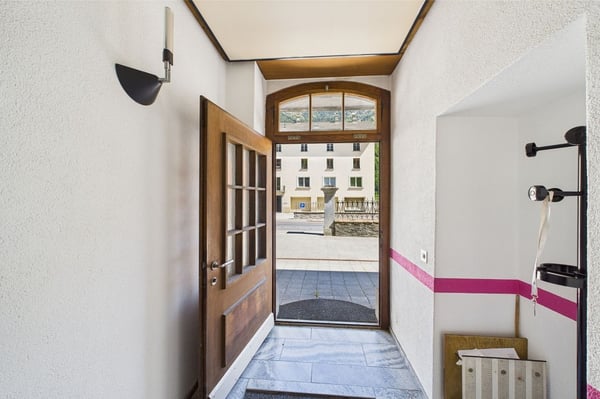 Casa plurifamiliare / oggetto a reddito in una elegante villa storica 2