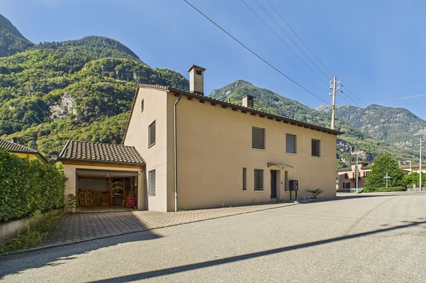 Casa singola ristrutturata con due unità abitative locate ideale anche per investimento 1
