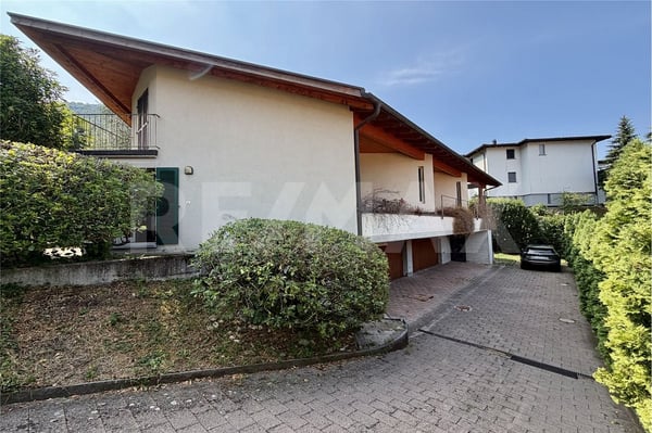 Villa esclusiva a Pregassona  Due abitazioni, massima privacy e straordinario potenziale di sviluppo 1