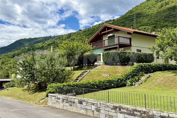 Moderna casa unifamiliare con sauna privata e bel giardino 1