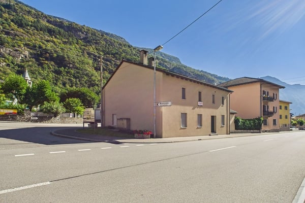 Casa singola ristrutturata con due unità abitative locate ideale anche per investimento 1