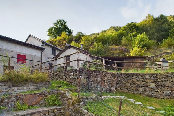Caloroso e accogliente rustico di montagna con vista sul Lago Maggiore 2