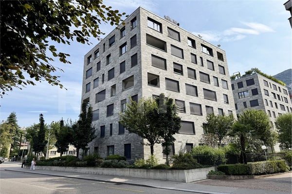 Eleganza contemporanea e vista lago a Lugano Cassarate 1
