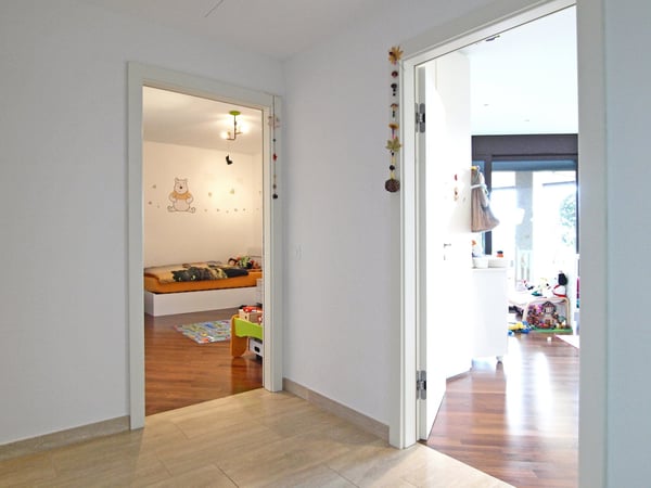 3775 - LUMINOSO AMPIO APPARTAMENTO CON GIARDINO E VISTA APERTA 12