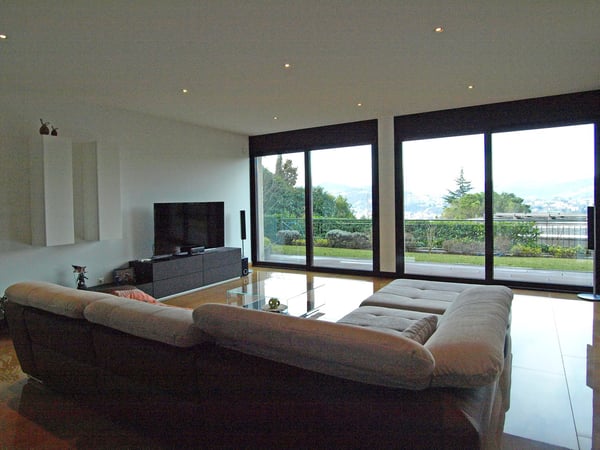 3775 - LUMINOSO AMPIO APPARTAMENTO CON GIARDINO E VISTA APERTA 9