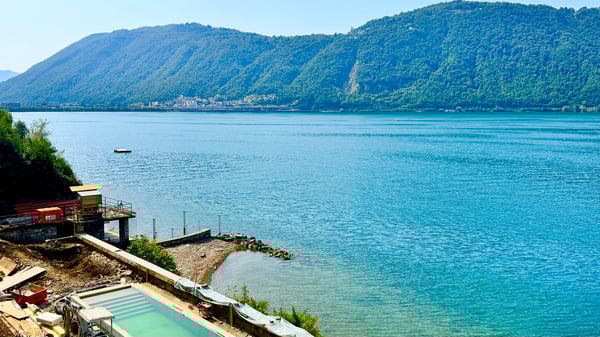 3726 - DIRECTLY ON THE LAKE - LUXURIOUS APARTMENTS WITH PRIVATE BEACH 13