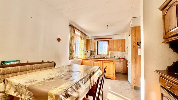 rif. 2018 CASA BIFAMILIARE TICINESE-GRANDE POTENZIALE NEL VERDE CON BOX AUTO 17