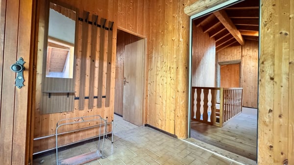 rif. 2018 CASA BIFAMILIARE TICINESE-GRANDE POTENZIALE NEL VERDE CON BOX AUTO 5