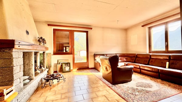 rif. 2018 CASA BIFAMILIARE TICINESE-GRANDE POTENZIALE NEL VERDE CON BOX AUTO 15