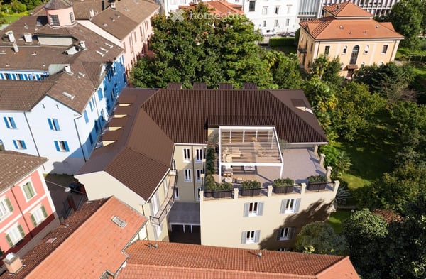 3753 - EDIFICIO STORICO IN CENTRO - APPARTAMENTI LUSSUOSI DA 2.5 a 5.5 LOCALI 3