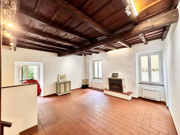 Ref. 2025 - ZWEITWOHNSITZ- TESSINER HAUS - SEPARATEM GARTEN MIT SEESICHT 1