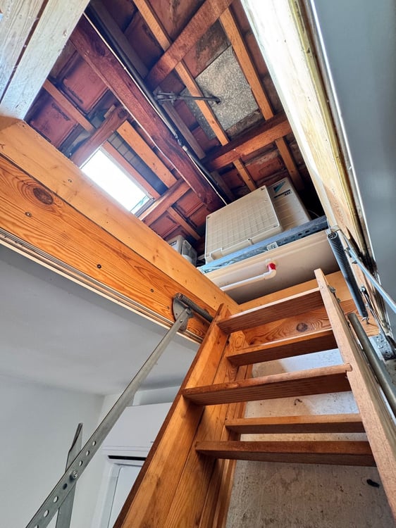 Ref. 2025 - ZWEITWOHNSITZ- TESSINER HAUS - SEPARATEM GARTEN MIT SEESICHT 23