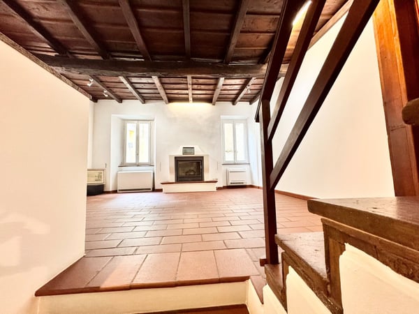 Ref. 2025 - ZWEITWOHNSITZ- TESSINER HAUS - SEPARATEM GARTEN MIT SEESICHT 2