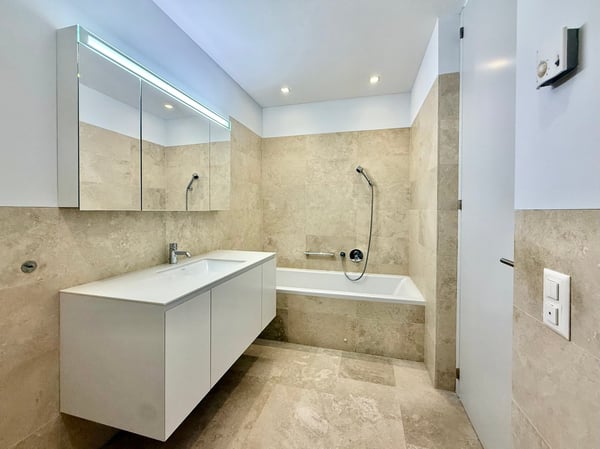 1776 LUXURIÖSE WOHNUNG MIT TEILWEISEM SEEBLICK – ZWEITWOHNUNG 10