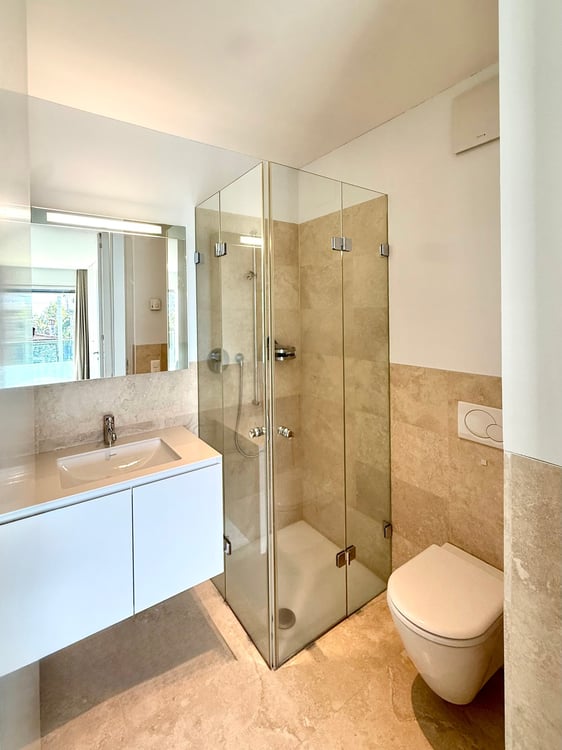 1776 LUXURIÖSE WOHNUNG MIT TEILWEISEM SEEBLICK – ZWEITWOHNUNG 13