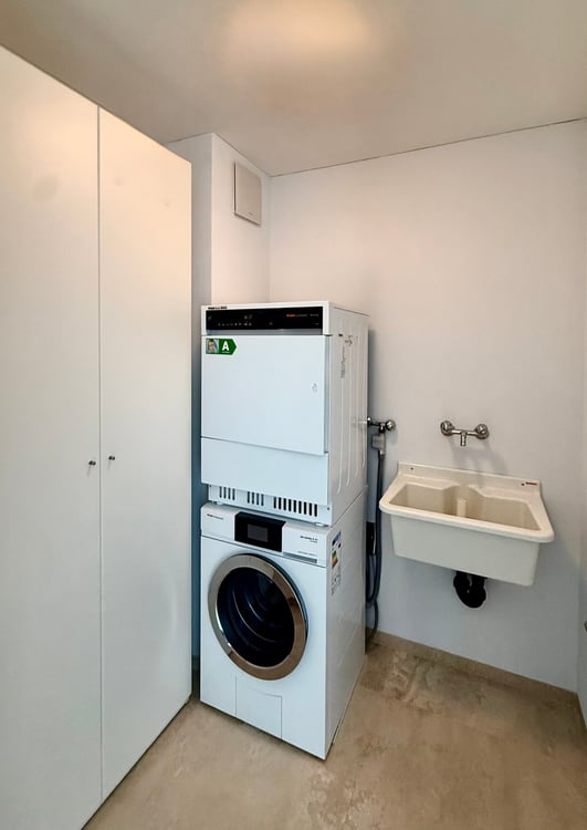 1776 LUXURIÖSE WOHNUNG MIT TEILWEISEM SEEBLICK – ZWEITWOHNUNG 7