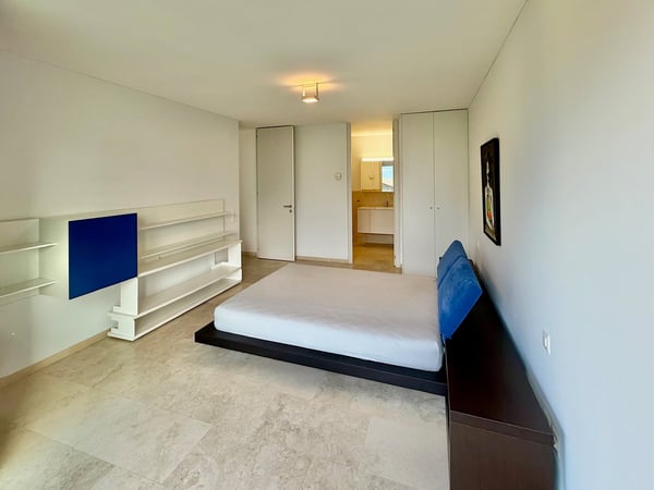 1776 LUXURIÖSE WOHNUNG MIT TEILWEISEM SEEBLICK – ZWEITWOHNUNG 9