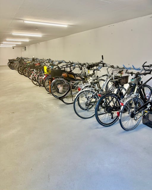 1776 LUXURIÖSE WOHNUNG MIT TEILWEISEM SEEBLICK – ZWEITWOHNUNG 17