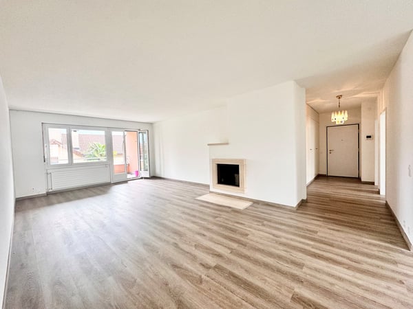 3777 - LUMINOSO APPARTAMENTO  DOPPIO AFFACCIO - ANCHE RESIDENZA SECONDARIA COLLINA D ORO 1