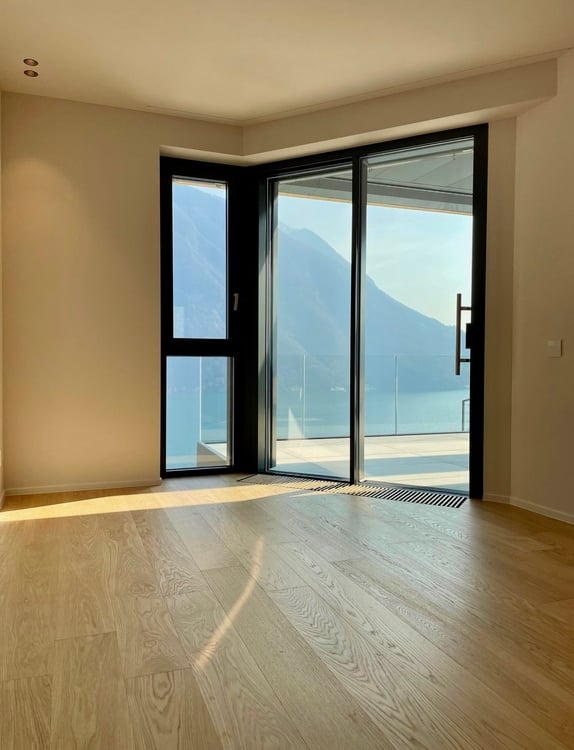 VILLA or DUPLEX APARTMENT CHARMING LAKE VIEW 26