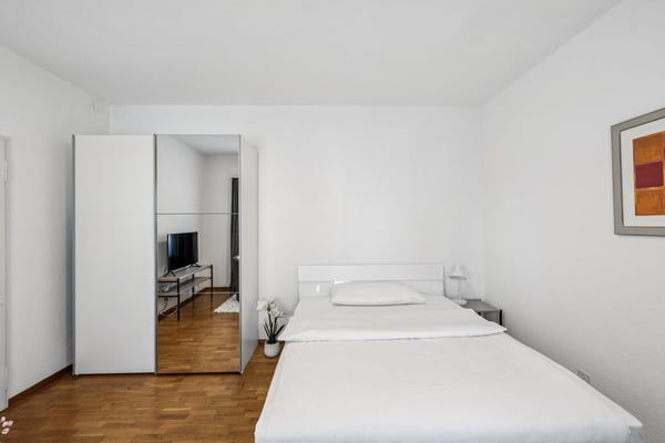 Möblierte 2.5-Zimmer-Wohnung mit Service im Zentrum Biel/Bienne 9
