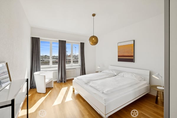 Möblierte 4-Zimmer-Wohnung mit Service im Zentrum Biel/Bienne 1