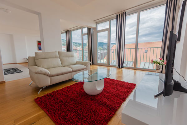 Luxuriöse möblierte 3.5-Zimmer-Wohnung mit Service im Zentrum von Biel 1