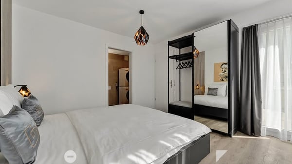 Moderne möblierte 2-Zimmer-Wohnung mit Service und Balkon in Biel 7