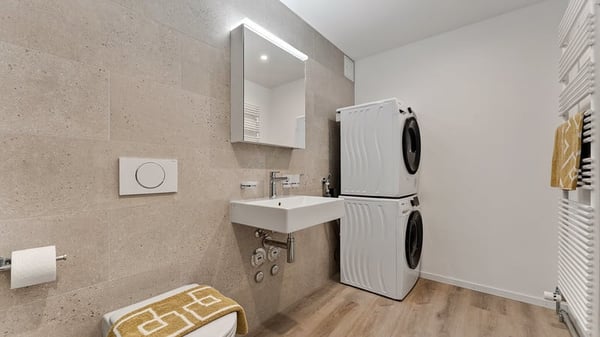 Moderne möblierte 2-Zimmer-Wohnung mit Service und Balkon in Biel 9