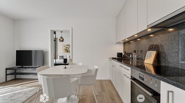 Moderne möblierte 2-Zimmer-Wohnung mit Service und Balkon in Biel 4