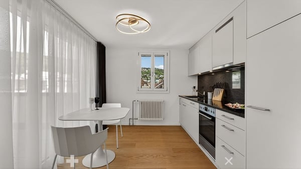 Eklusive möblierte 2.5-Zimmer Attika Wohnung mit Service und Terrasse in Biel 6