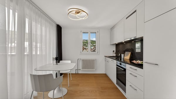 Eklusive möblierte 2.5-Zimmer Attika Wohnung mit Service und Terrasse in Biel 6