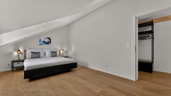Eklusive möblierte 2.5-Zimmer Attika Wohnung mit Service und Terrasse in Biel 13