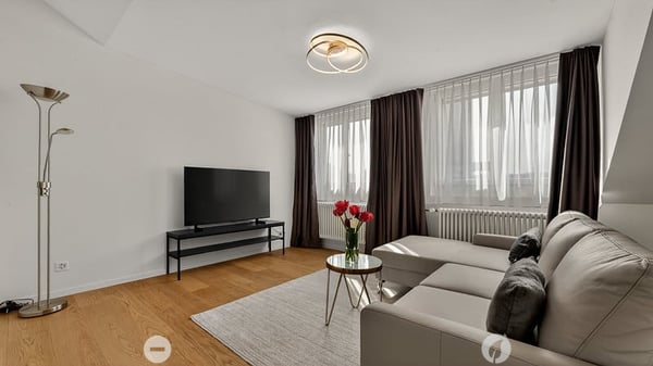 Eklusive möblierte 2.5-Zimmer Attika Wohnung mit Service und Terrasse in Biel 7
