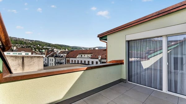 Eklusive möblierte 2.5-Zimmer Attika Wohnung mit Service und Terrasse in Biel 16