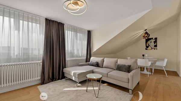Eklusive möblierte 1.5-Zimmer Attika Wohnung mit Service und Terrasse in Biel 4