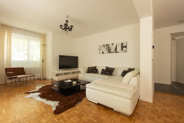 Möblierte 4-Zimmer-Wohnung mit Service und Balkon - Stadtzentrum Zürich 8