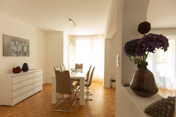 Möblierte 4-Zimmer-Wohnung mit Service und Balkon - Stadtzentrum Zürich 10