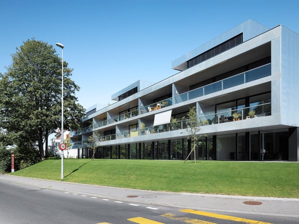 Zentrale Einstellhallenplätze in Sempach