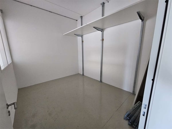 Sant'Antonino, affittiamo ufficio 250 mq + magazzini adiacenti 12
