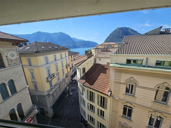 Lugano centro, ufficio ultimo piano 2.5 locali 2