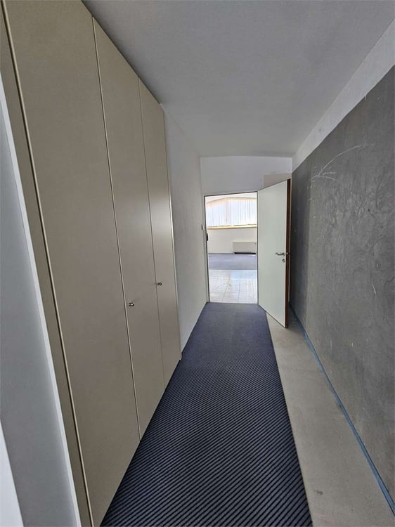 Lugano centro, ufficio ultimo piano 2.5 locali 9