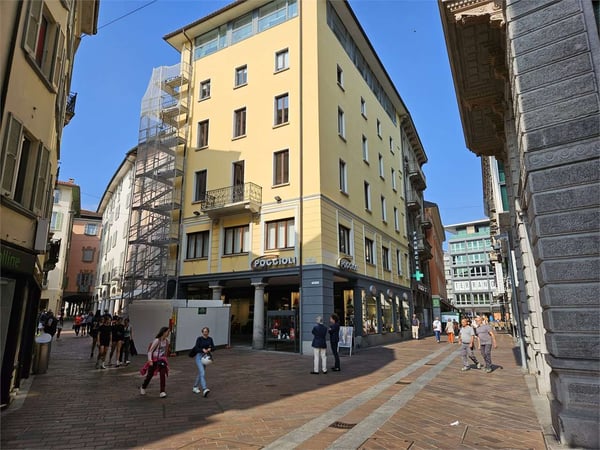 Lugano centro, ufficio ultimo piano 7.5 locali 1