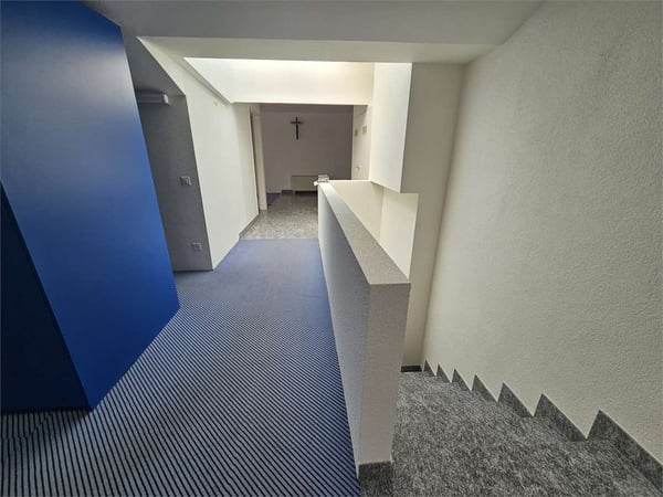 Lugano centro, ufficio ultimo piano 2.5 locali 12