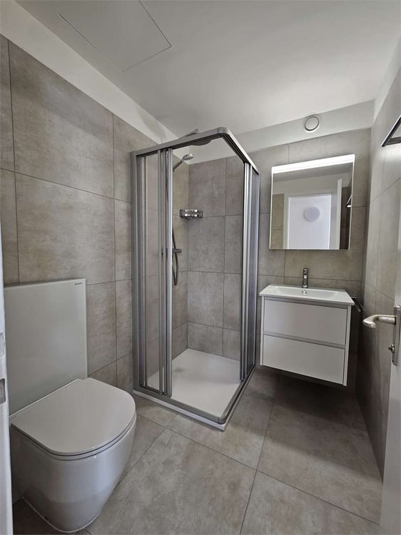 Monolocale con terrazzo vista lago 8